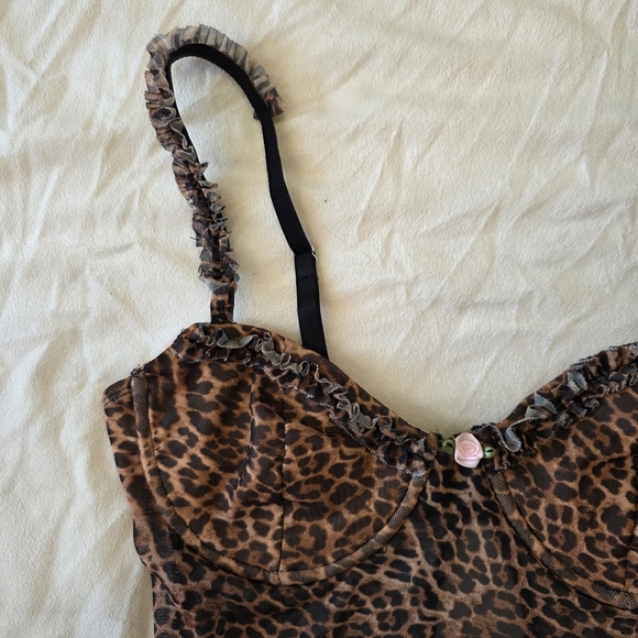 Edikted Y2K Sheer Leopard Print Mesh Corset-Style Cami Top - Picture 3 of 10